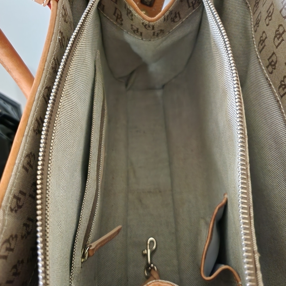 Dooney & Bourke Large Monogram Bag + 3 Dooney accessories - Picture 10 of 16